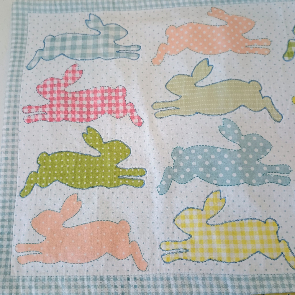 Set Of 4 Blossoms & Blooms? All Over Bunny Rabbit Blue Gingham Spring Placemats - Picture 2 of 8